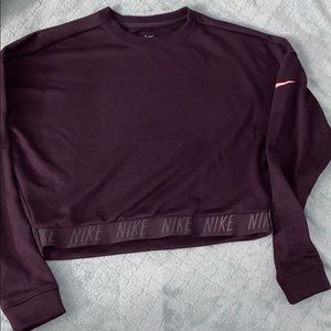 Cute NIKE maroon Cropped crewneck